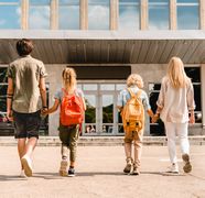Dispar trei din cele șase categorii de burse: Ministerul Educației anunță ce valoare au bursele în noul an școlar 2025-2026